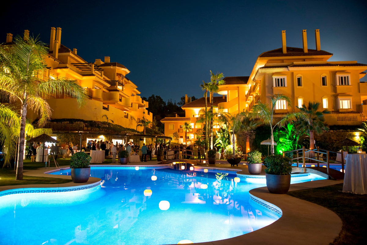 Aloha Hill Club Marbella — pool at night