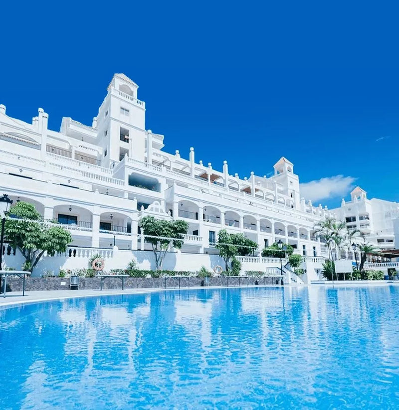 Ona Hollywood Mirage Tenerife — outdoor pool