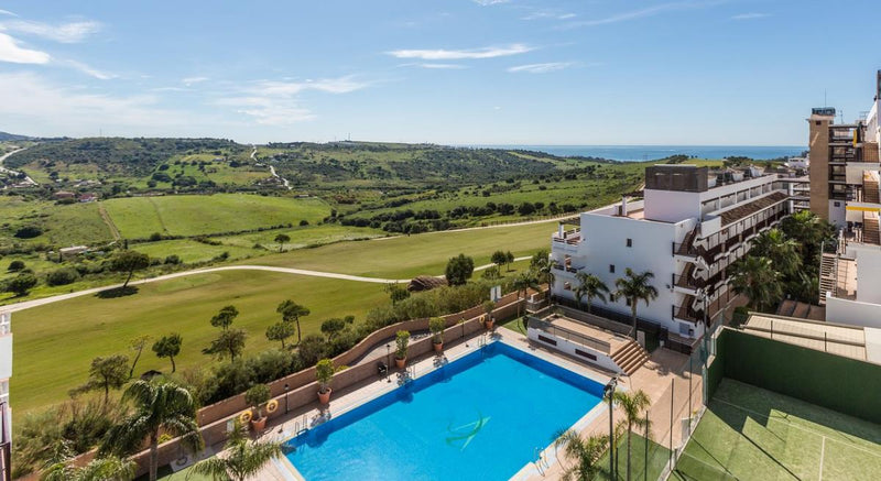 ONA Valle Romano Estepona — pool and golf course